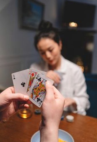 chắn trực tuyến 8Day